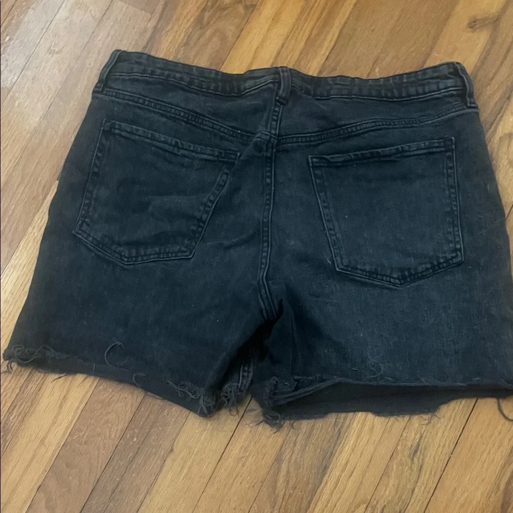 Old Navy Black Frayed Hem Denim Shorts - Picture 3 of 4